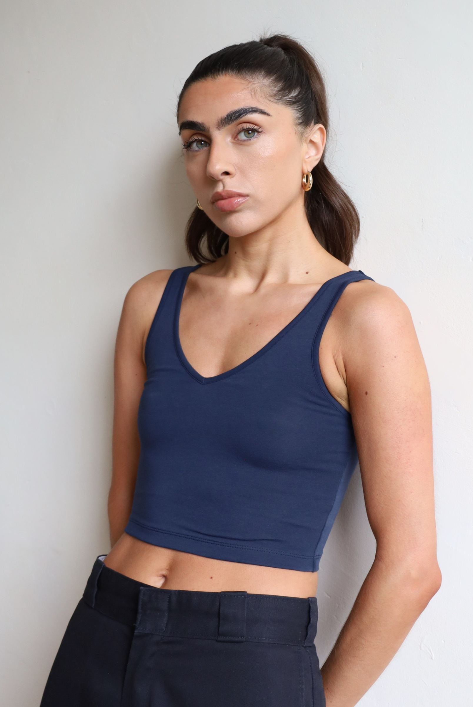 Womens organic cotton cropped v-neck tank top, navy blue