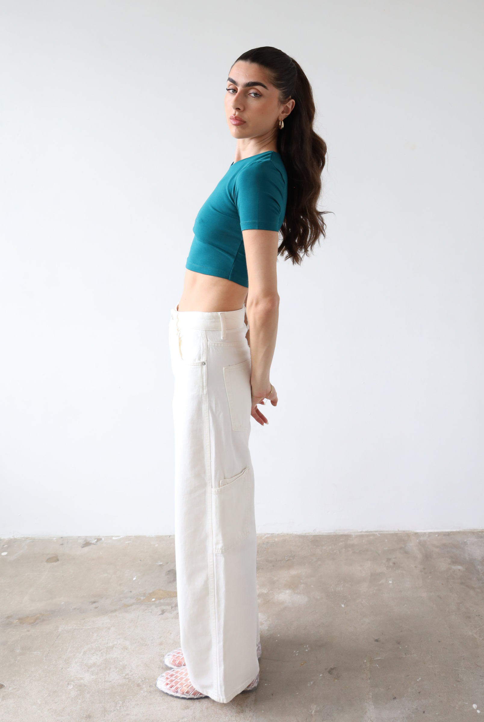 Organic cotton cropped teal crew neck t-shirt, side