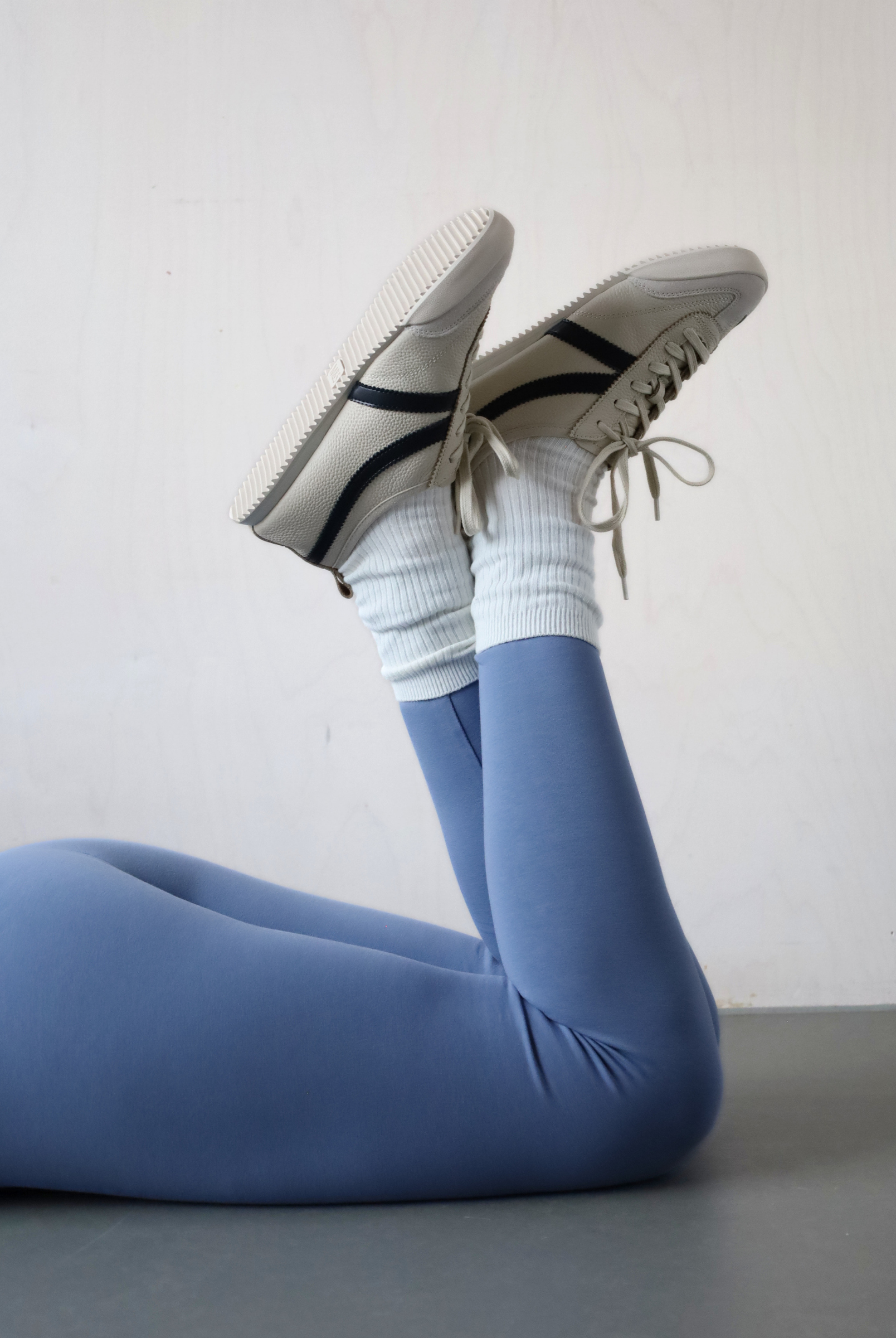 Organic cotton blue leggings, side