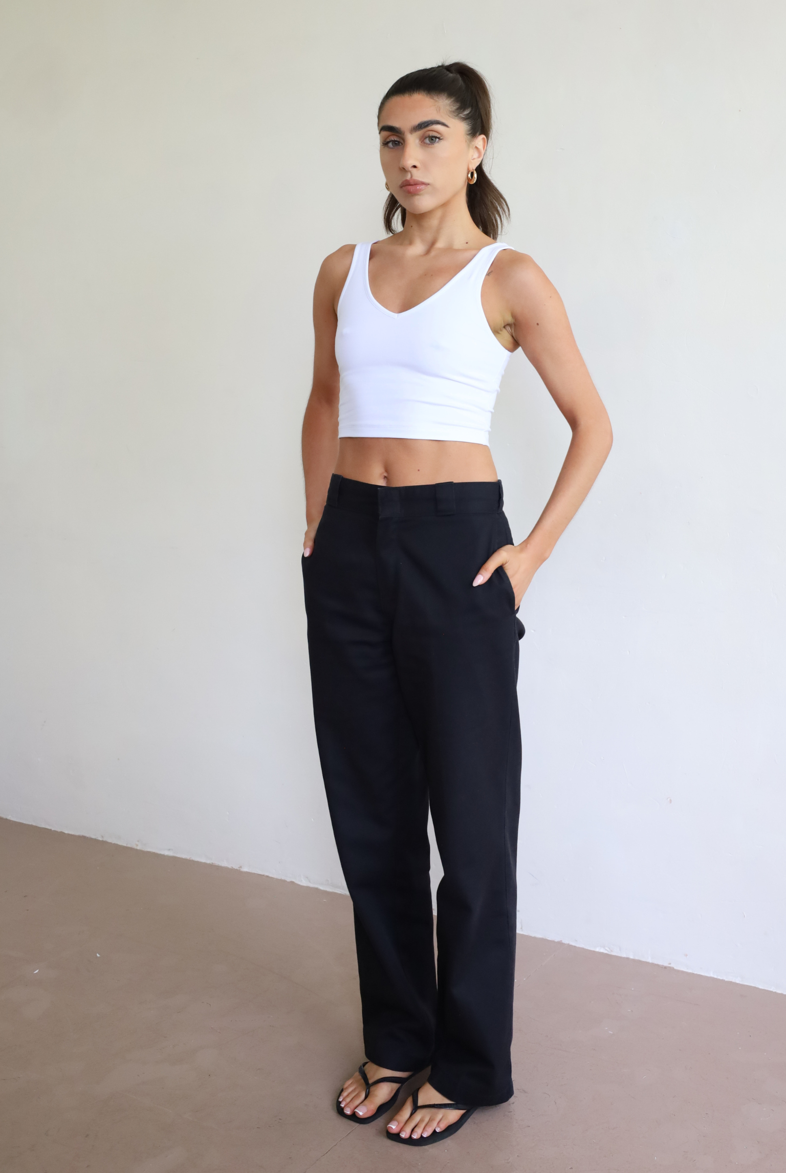 Womens organic cotton v-neck cropped tank top, white