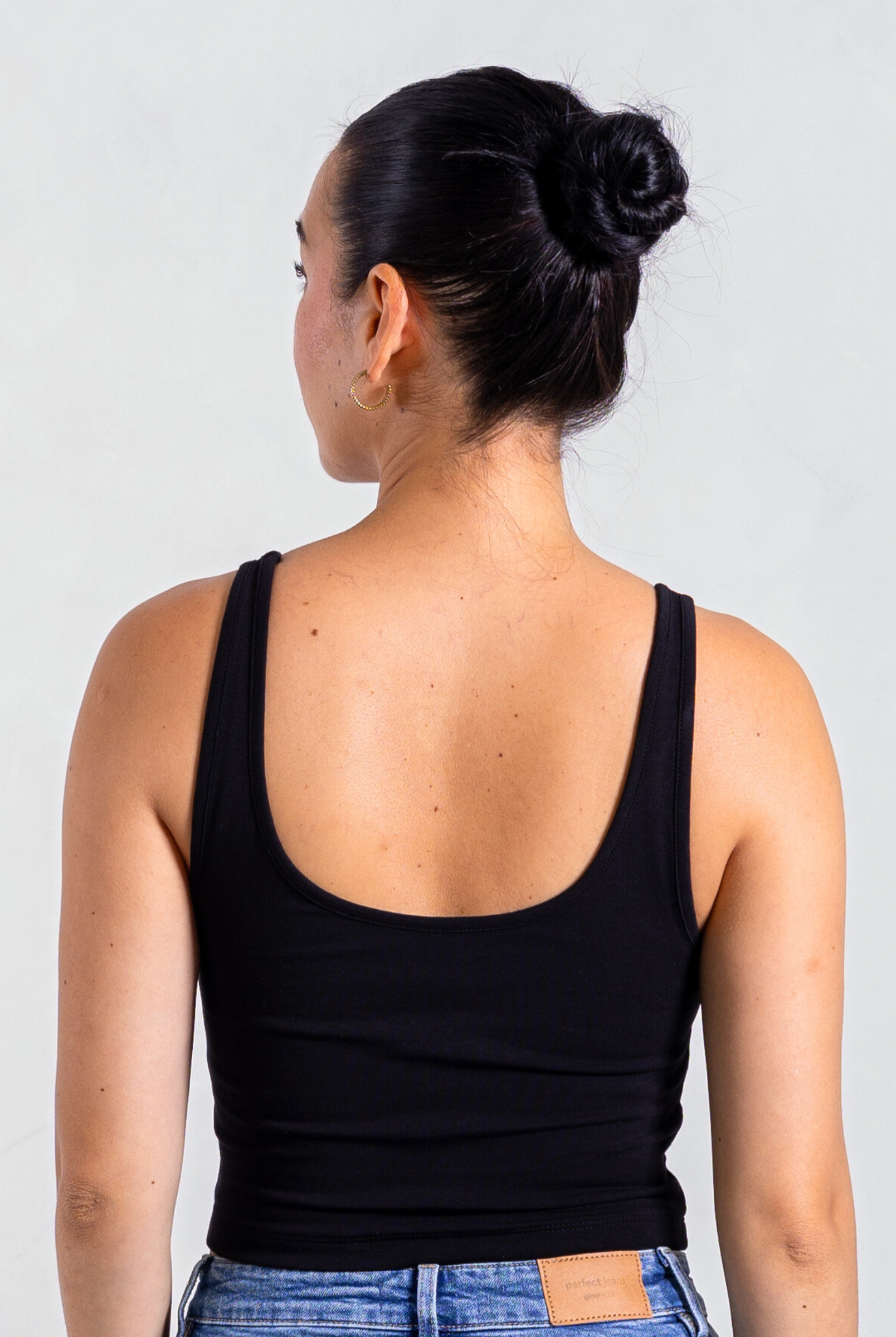 Back, V-neck Cropped Tank, Black