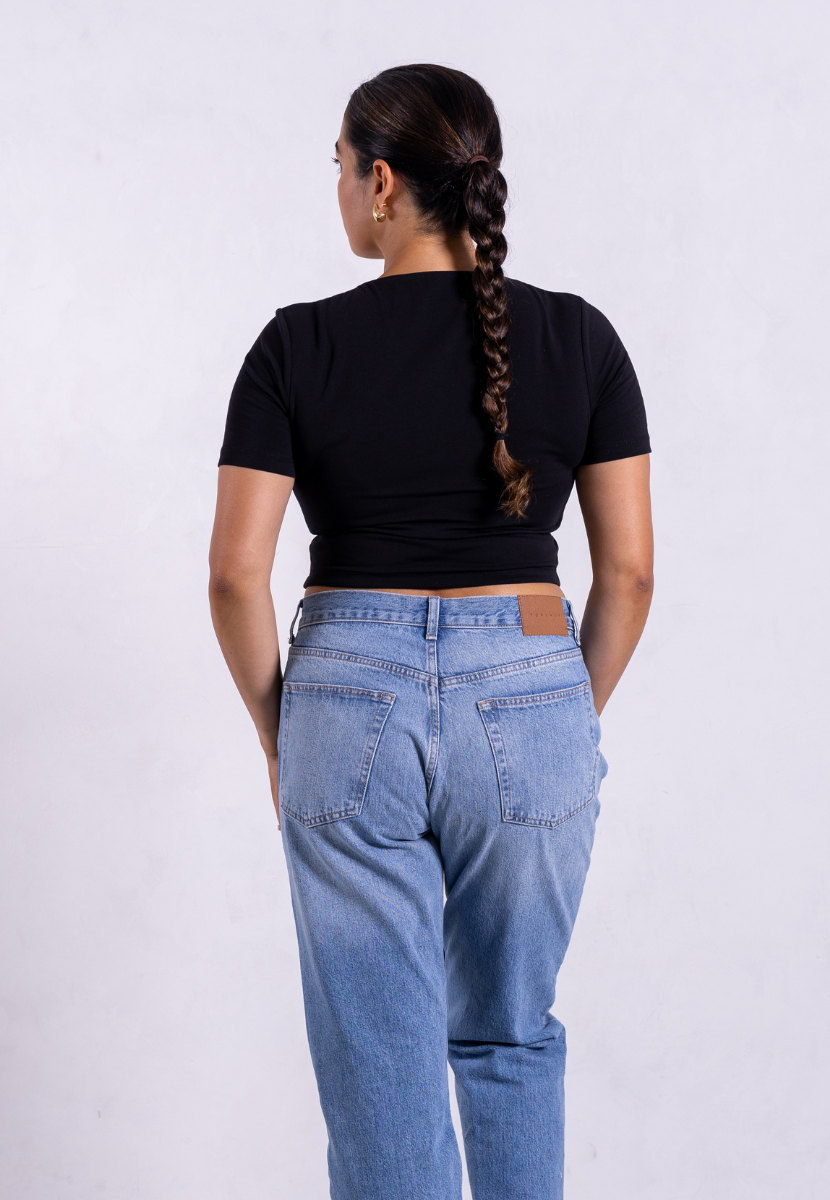 Black crew neck cropped t-shirt