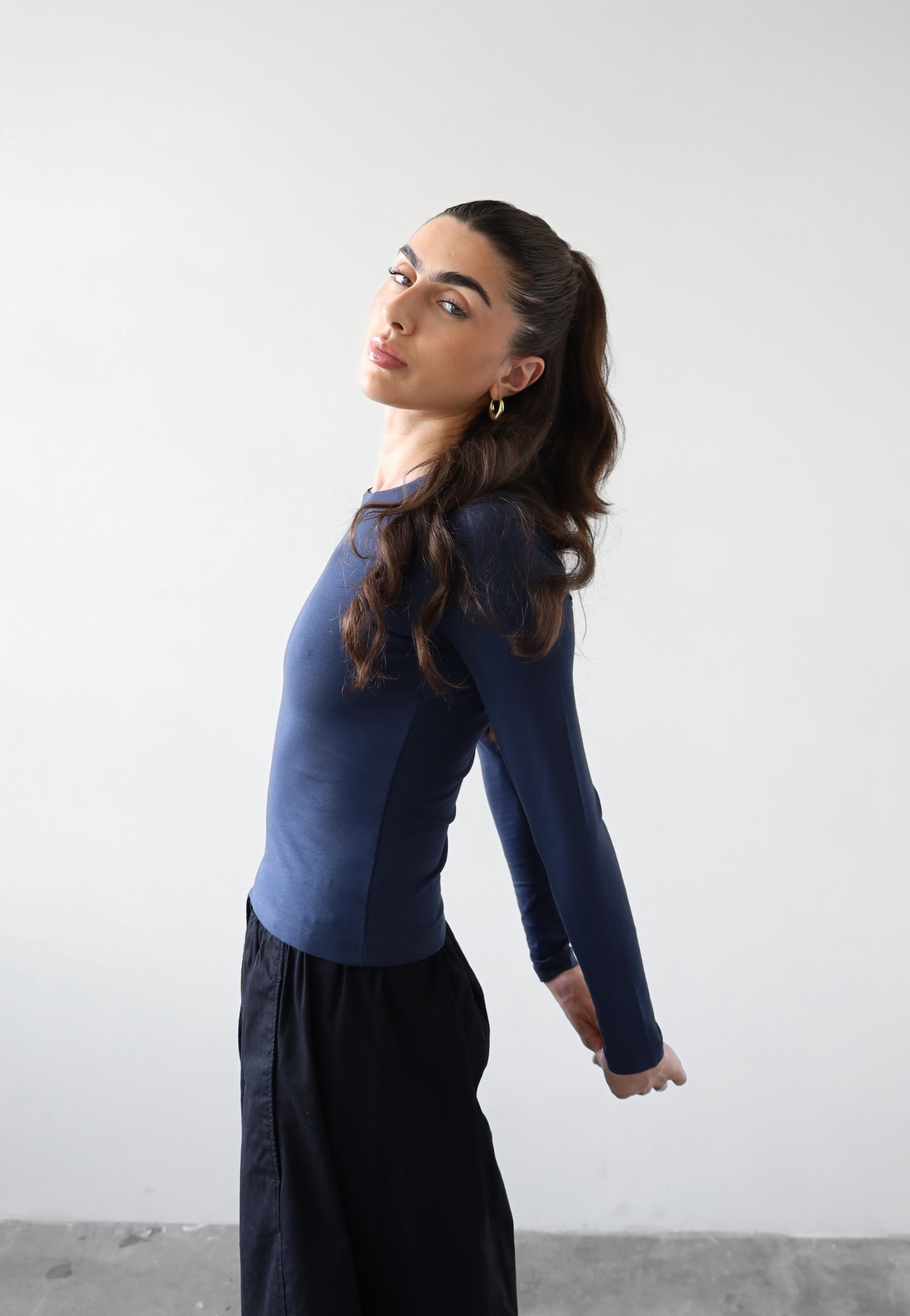 organic cotton long sleeve crew neck t-shirt, navy blue, side