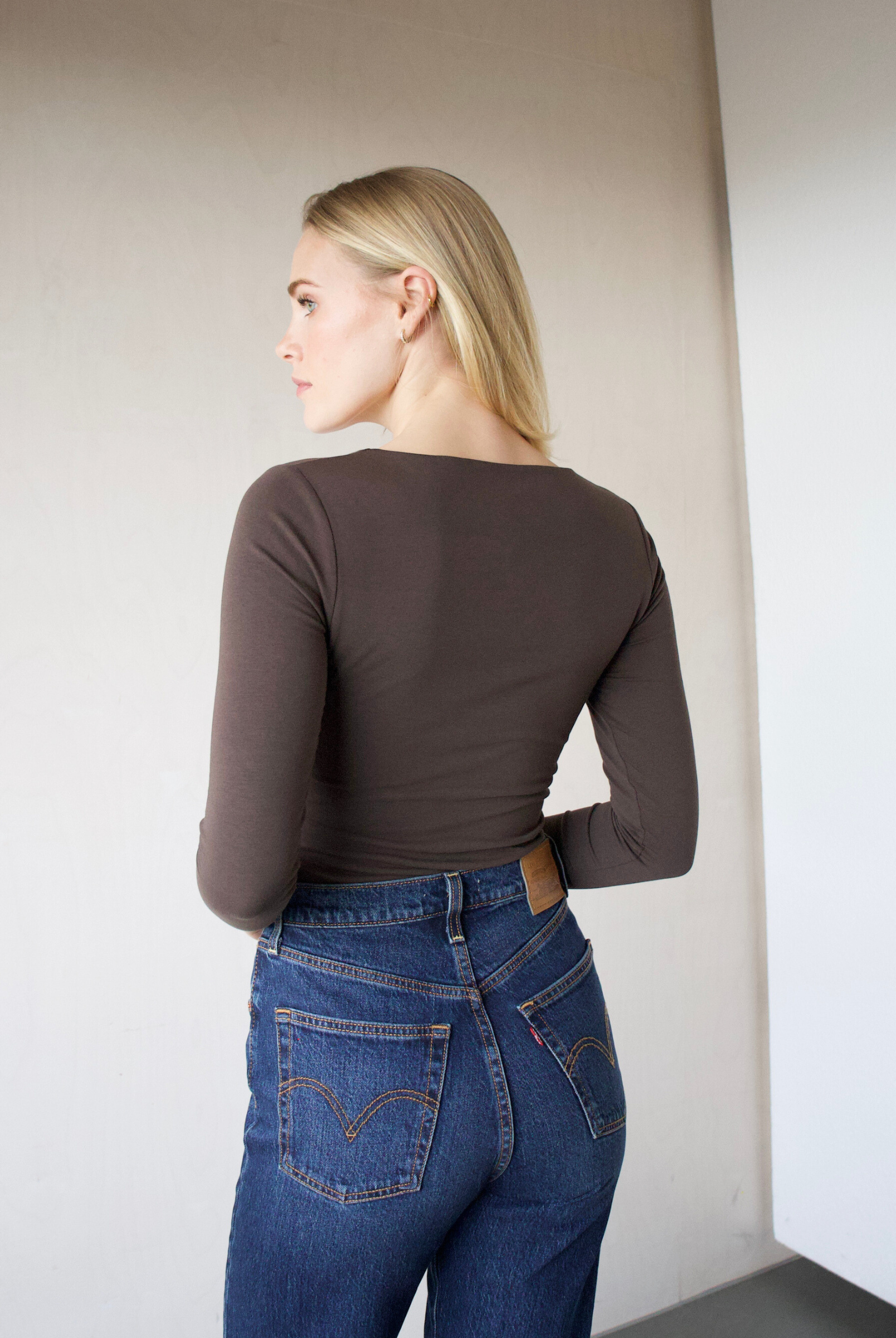 Organic cotton square-neck long sleeve T-shirt, Brown, back