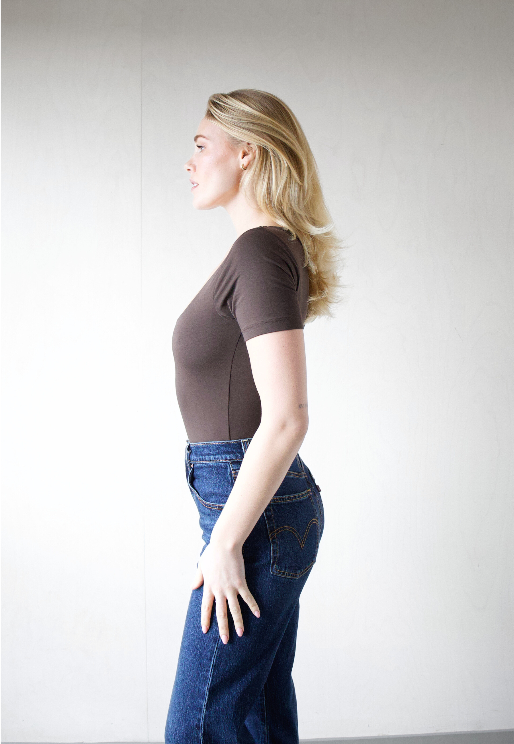 Organic cotton square-neck bodysuit, Brown, side