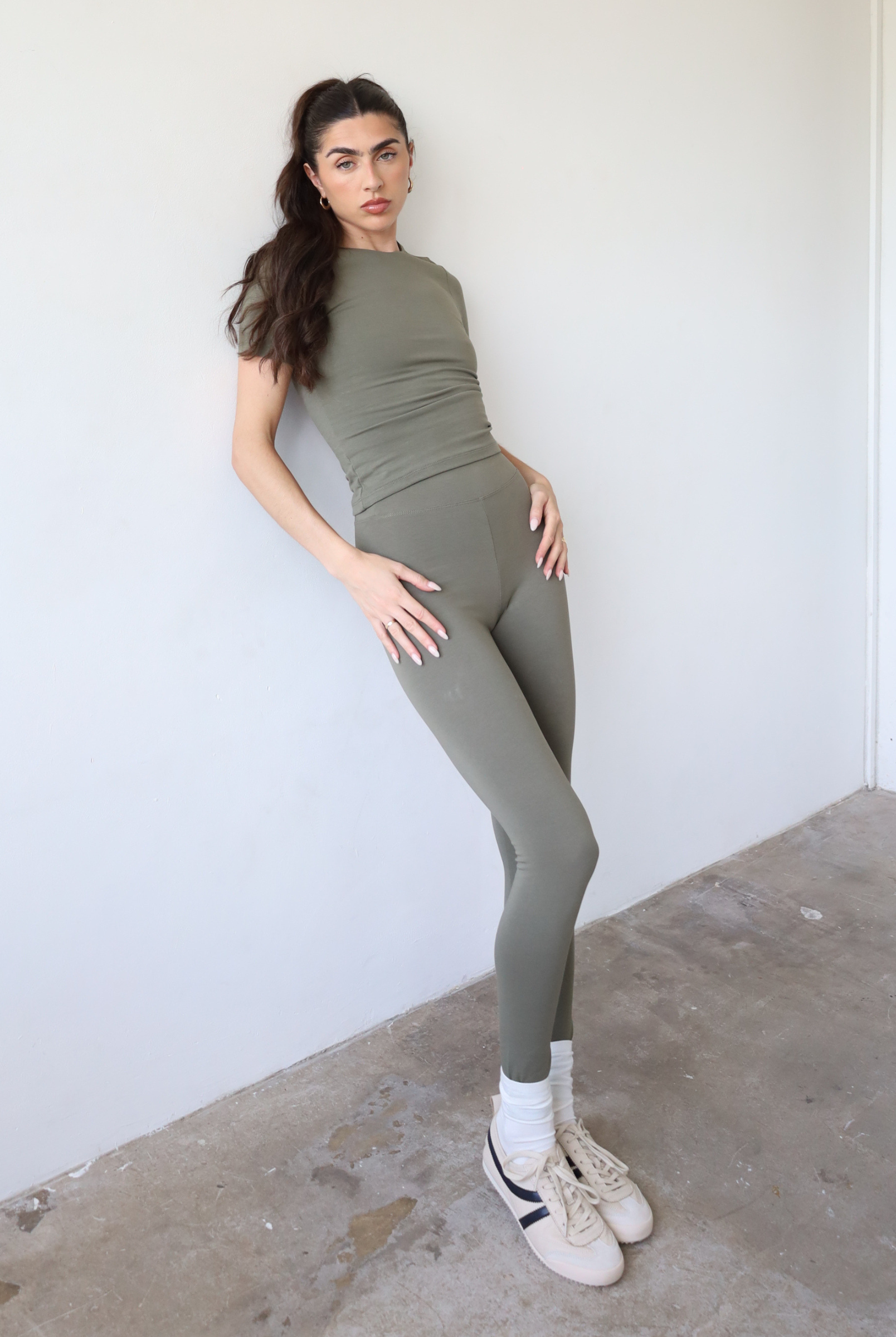 Organic cotton leggings, olive green, front
