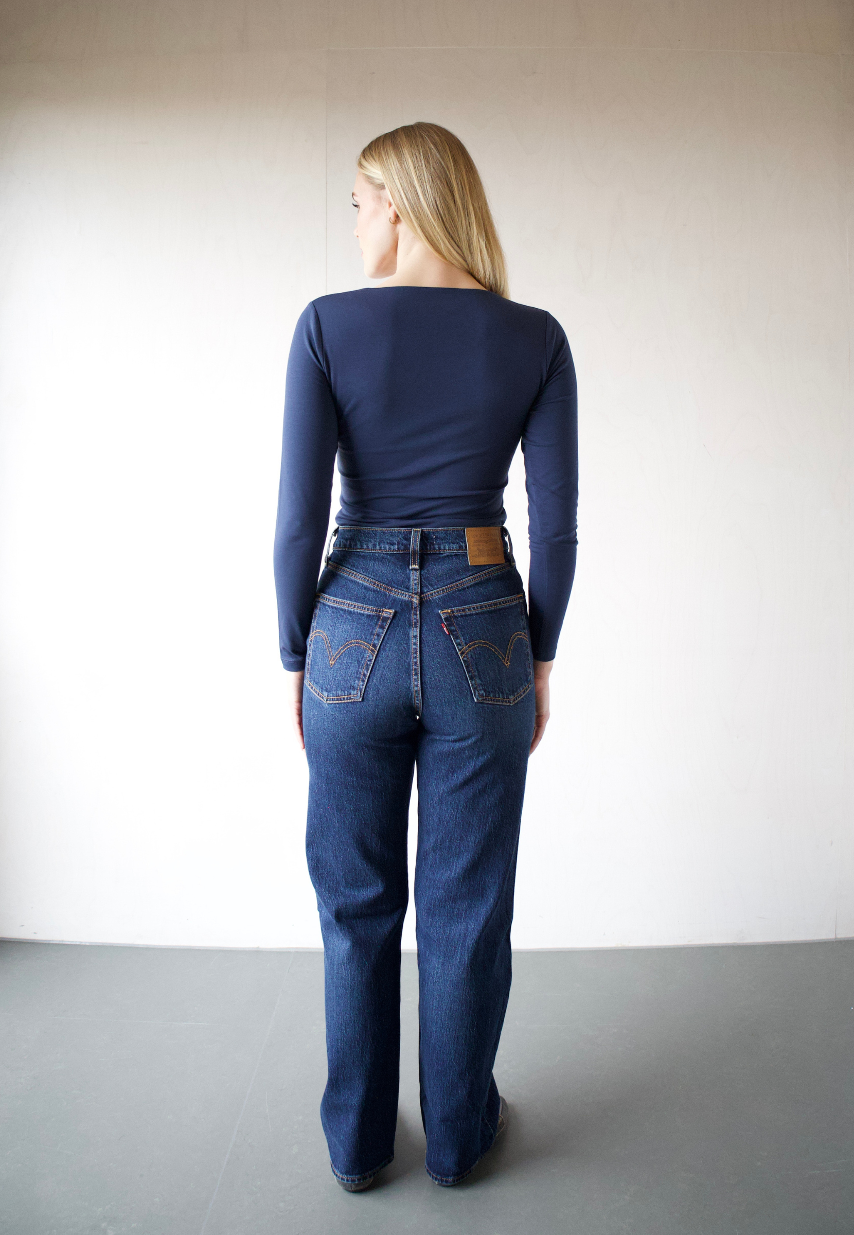 Organic Cotton v-neck long sleeve t-shirt, Navy Blue, back