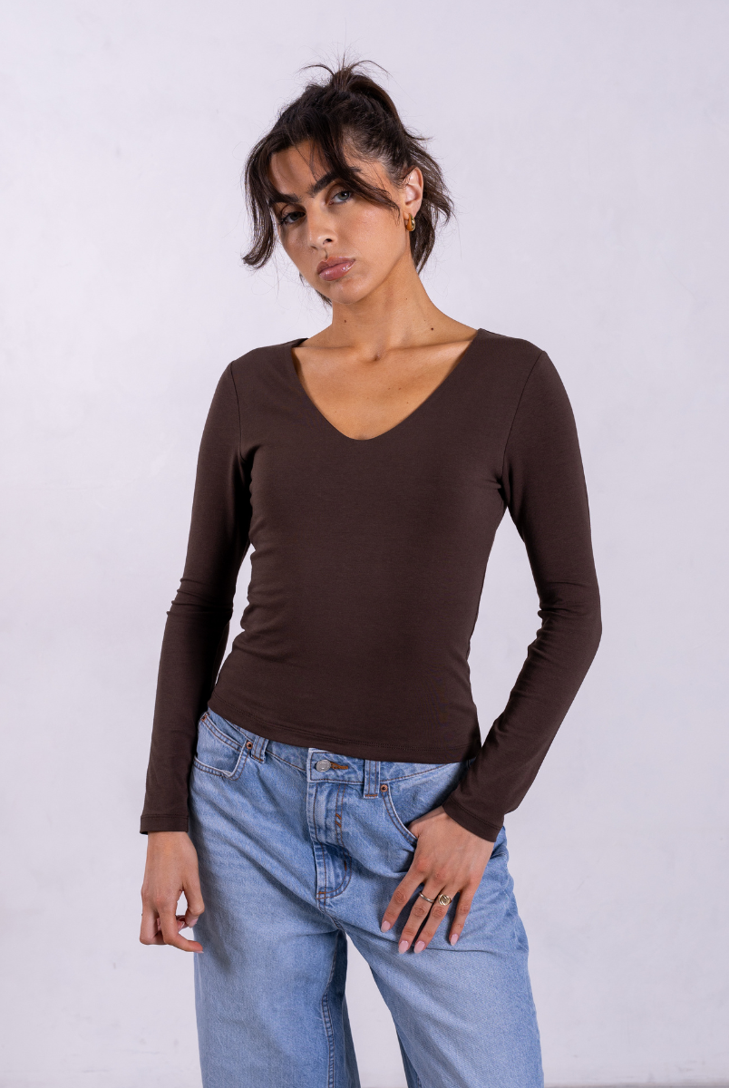 v-neck long sleeve t-shirt brown
