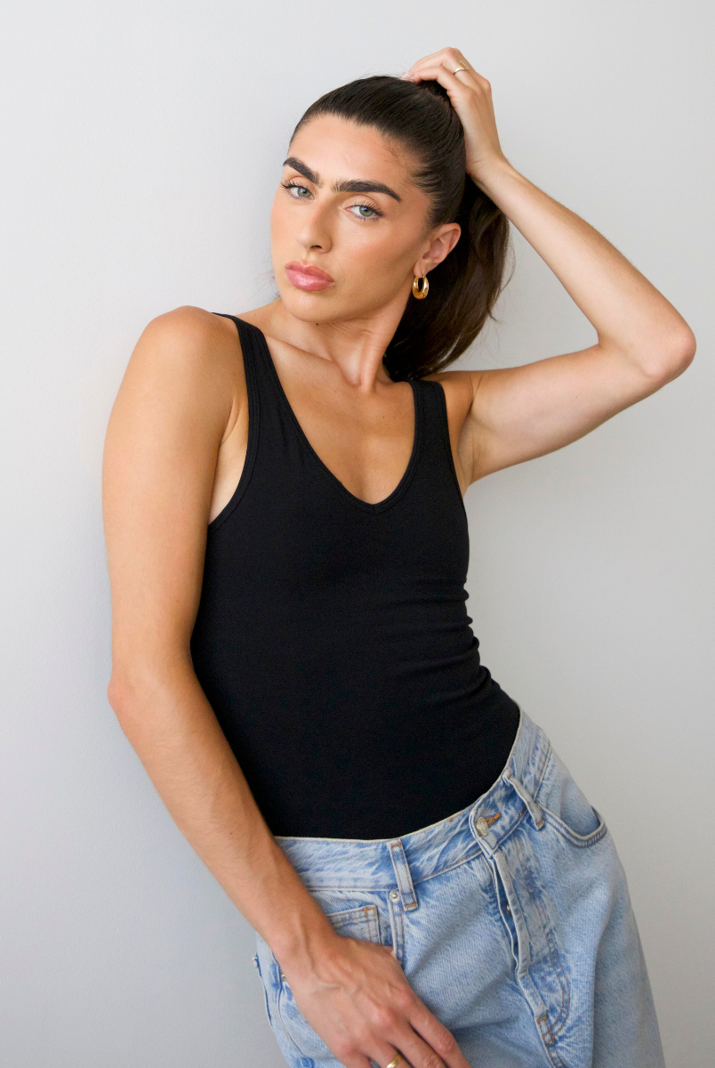 organic cotton v-neck tank top full length, black, front