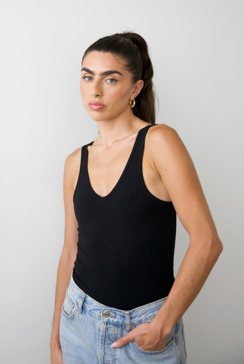 organic cotton v-neck tank top full length, black, front