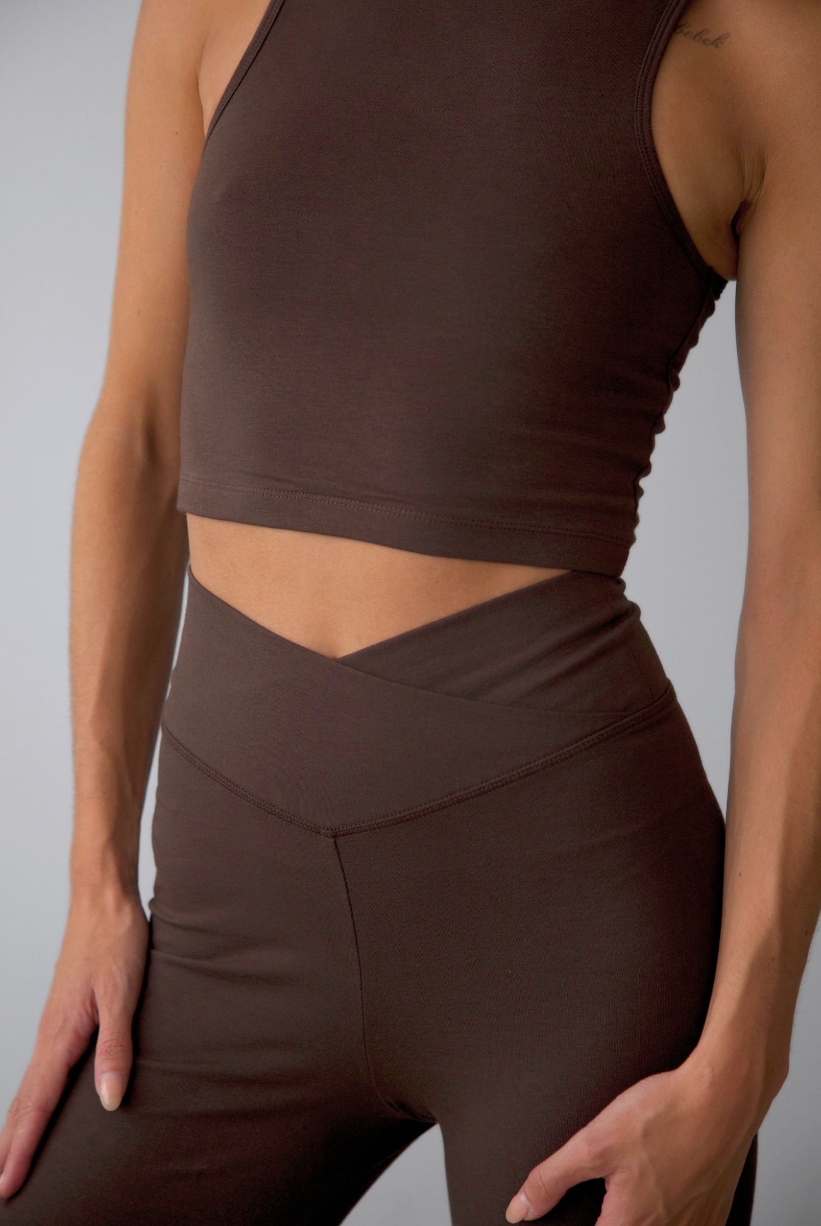 organic cotton wrap leggings, hot fudge, waistband