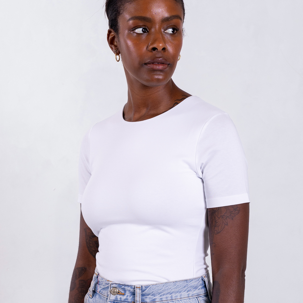 Simple White O Neck Low High Design Cotton T Shirts Summer main image 1