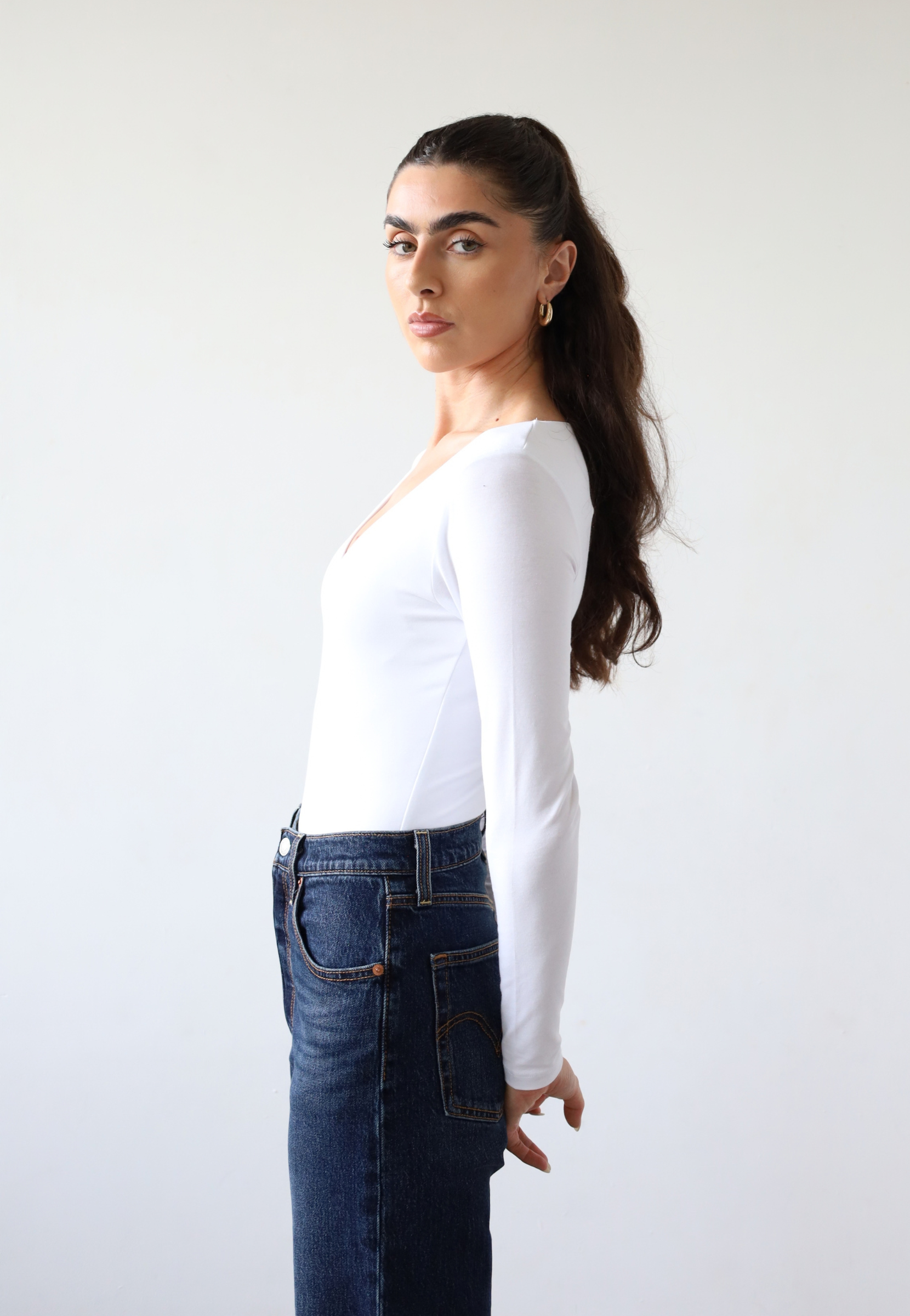 Organic cotton long sleeve v-neck bodysuit, white, side 