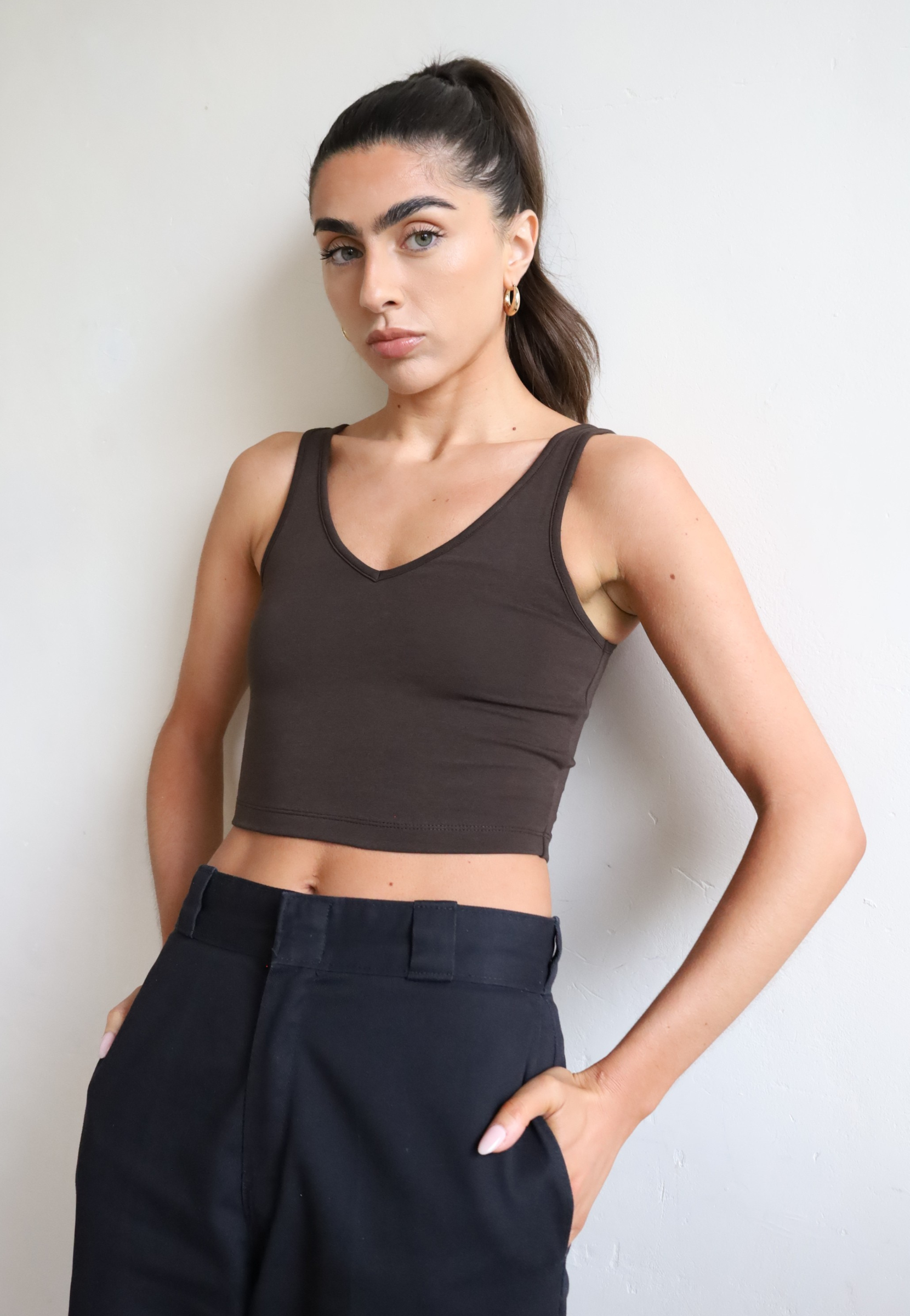Womens Organic cotton v-neck cropped tank top, Brown