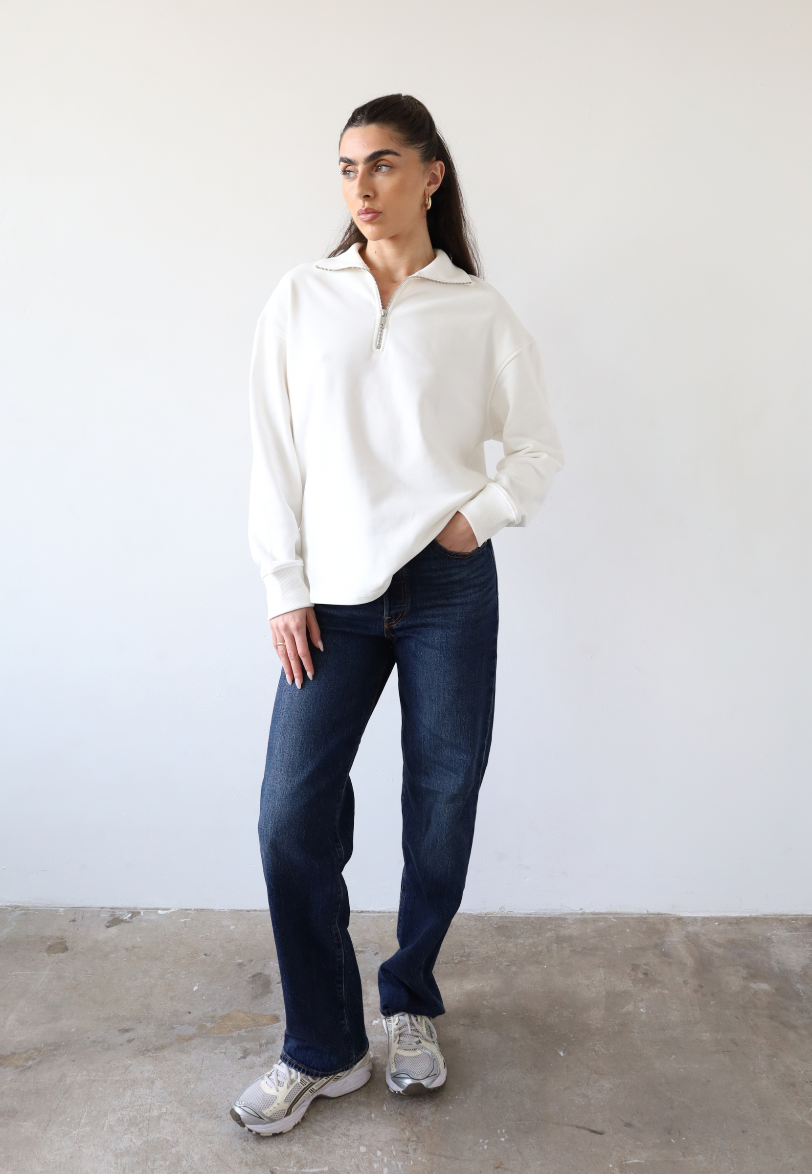Organic cotton quarter-zip sweatshirt, white, front 