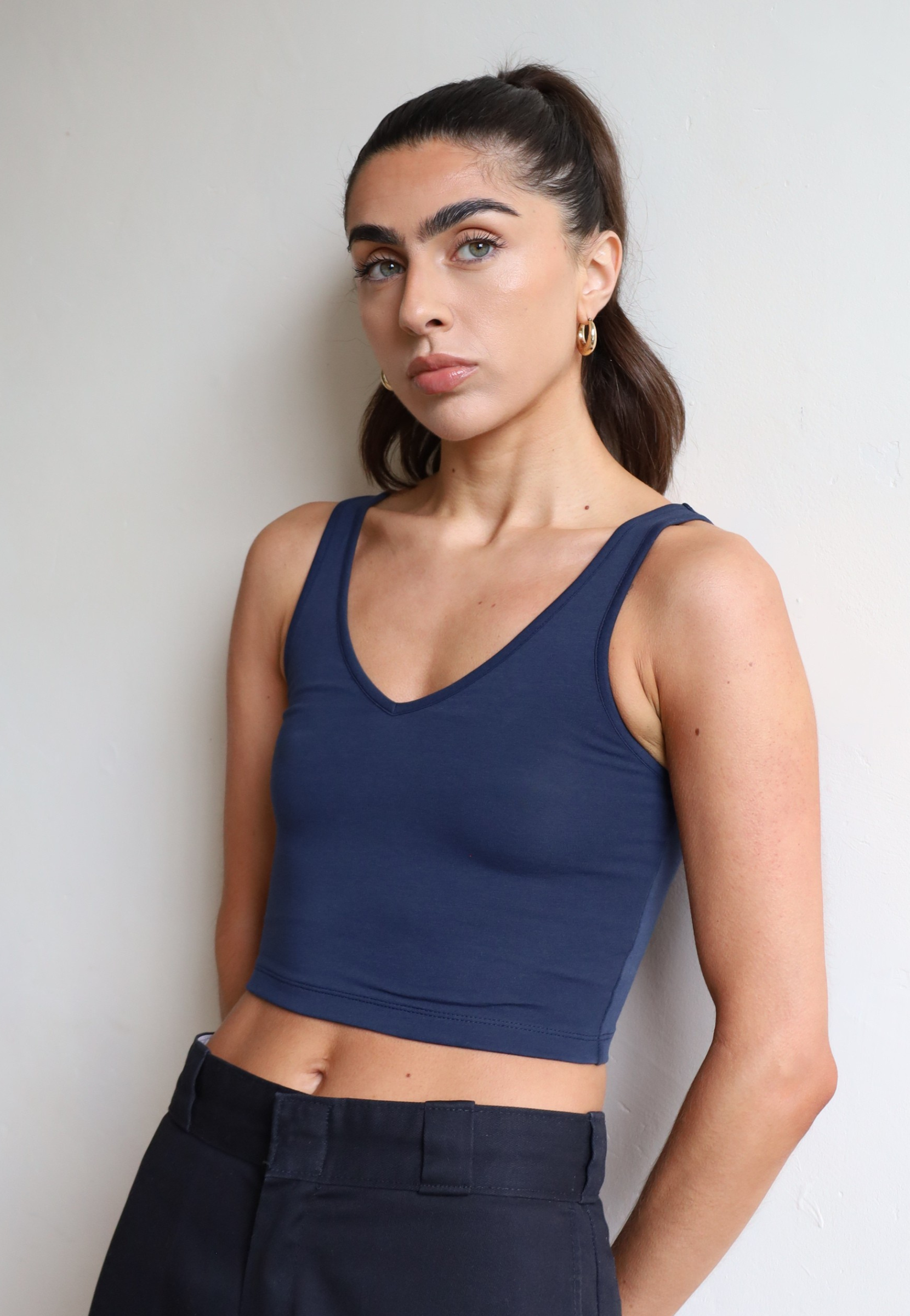 Womens organic cotton cropped v-neck tank top, navy blue