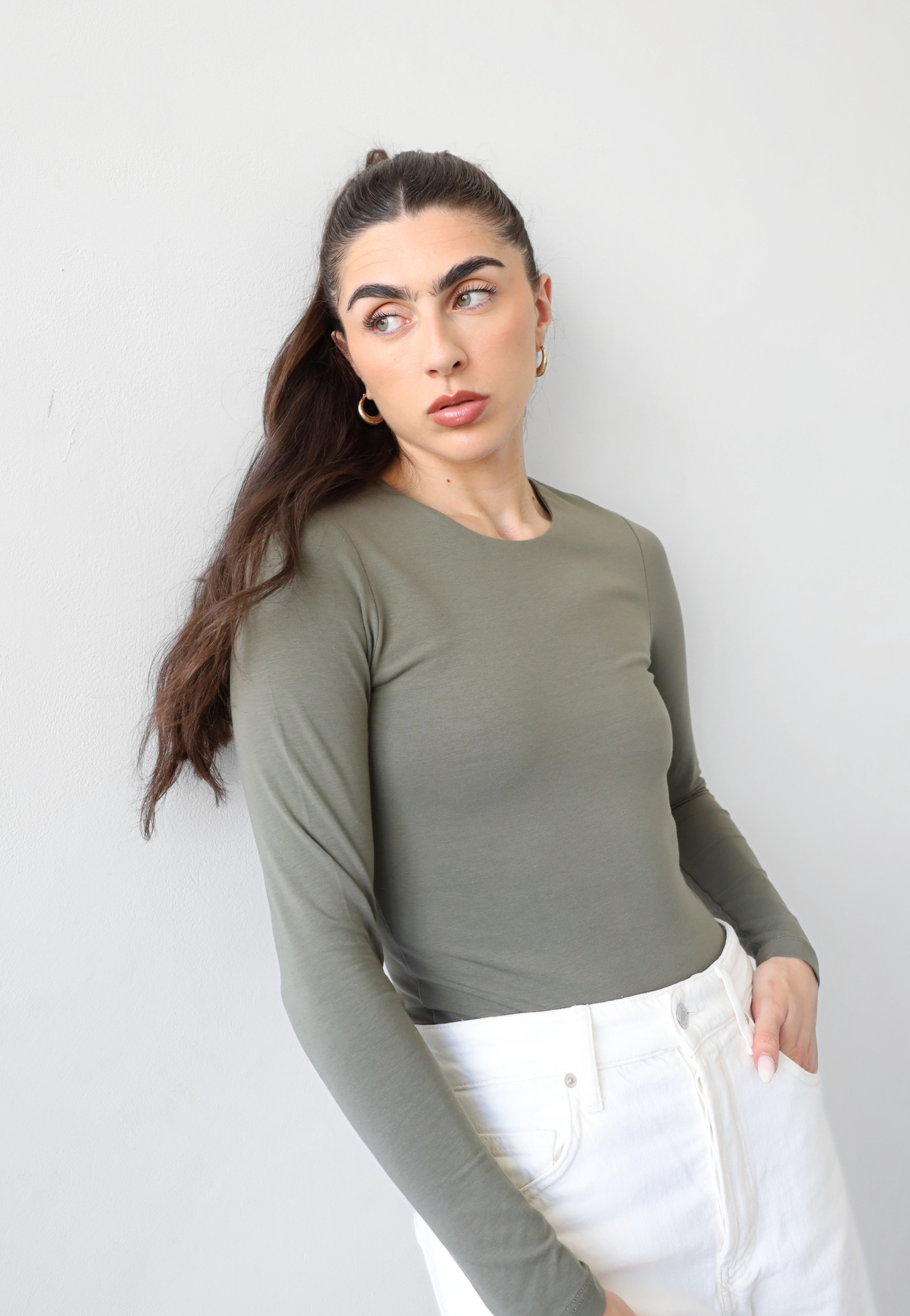 organic cotton long sleeve crew neck t-shirt, olive green, front