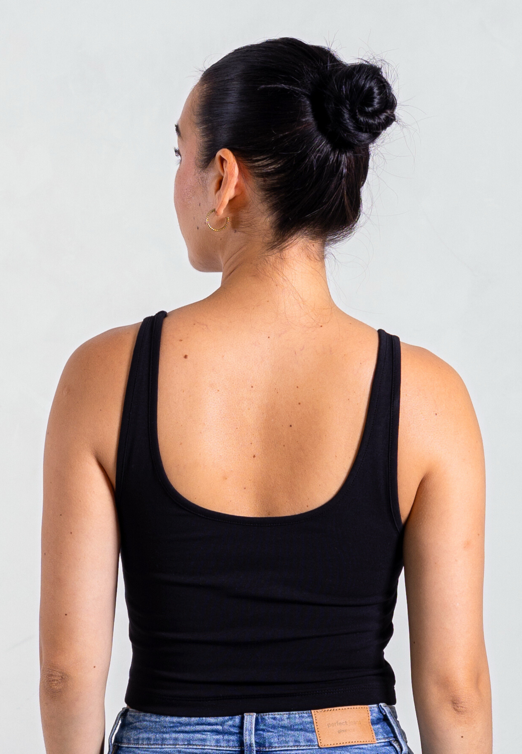 Back, V-neck Cropped Tank, Black