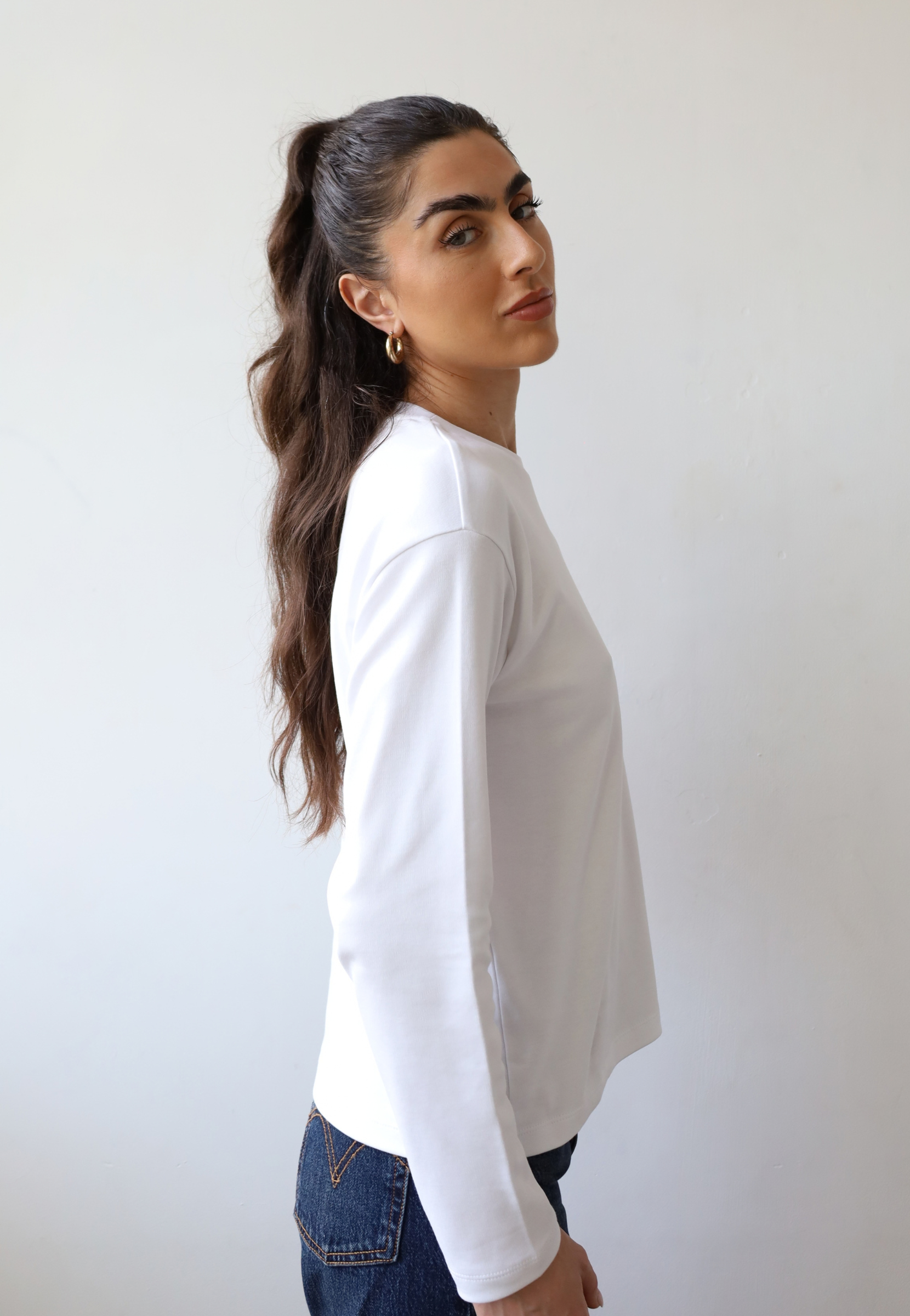 organic cotton long sleeve relaxed fit crew neck t-shirt, white, side