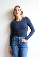 organic cotton long-sleeve crew neck t-shirt, navy blue, front 