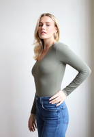 Organic cotton long sleeve v-neck bodysuit olive green, side 