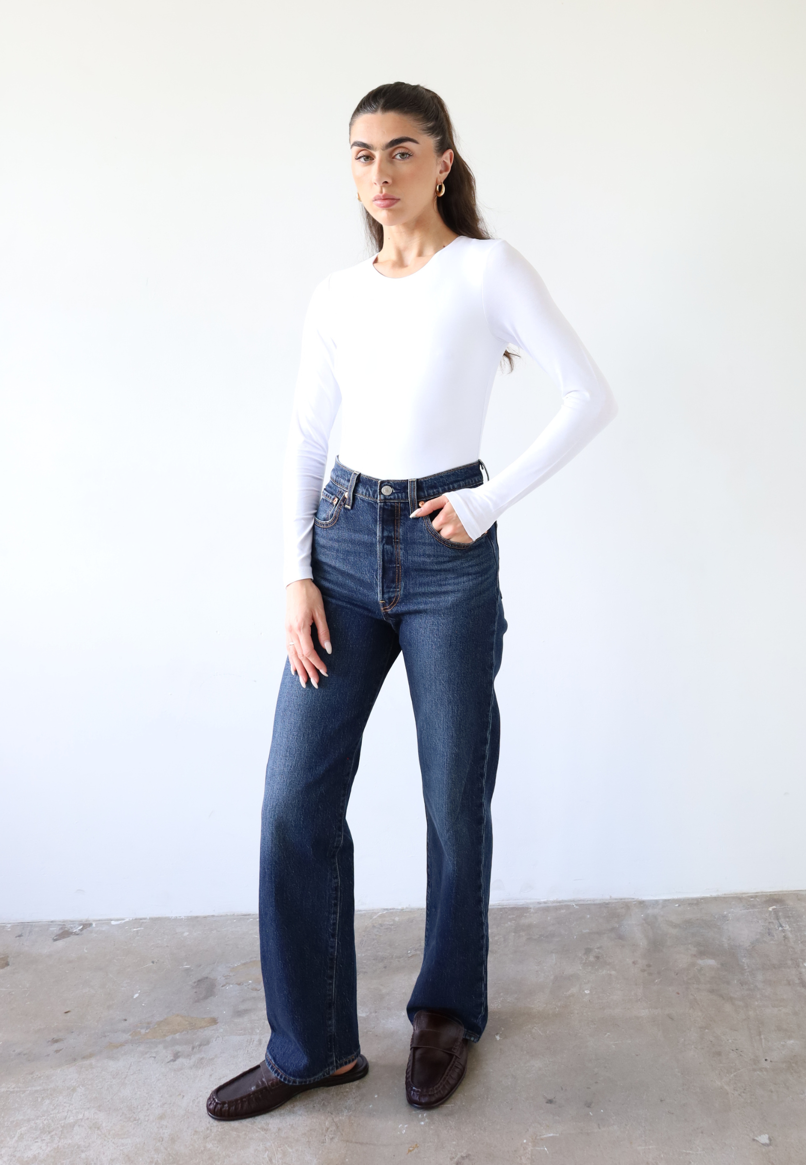 Organic cotton crew-neck bodysuit, white, front