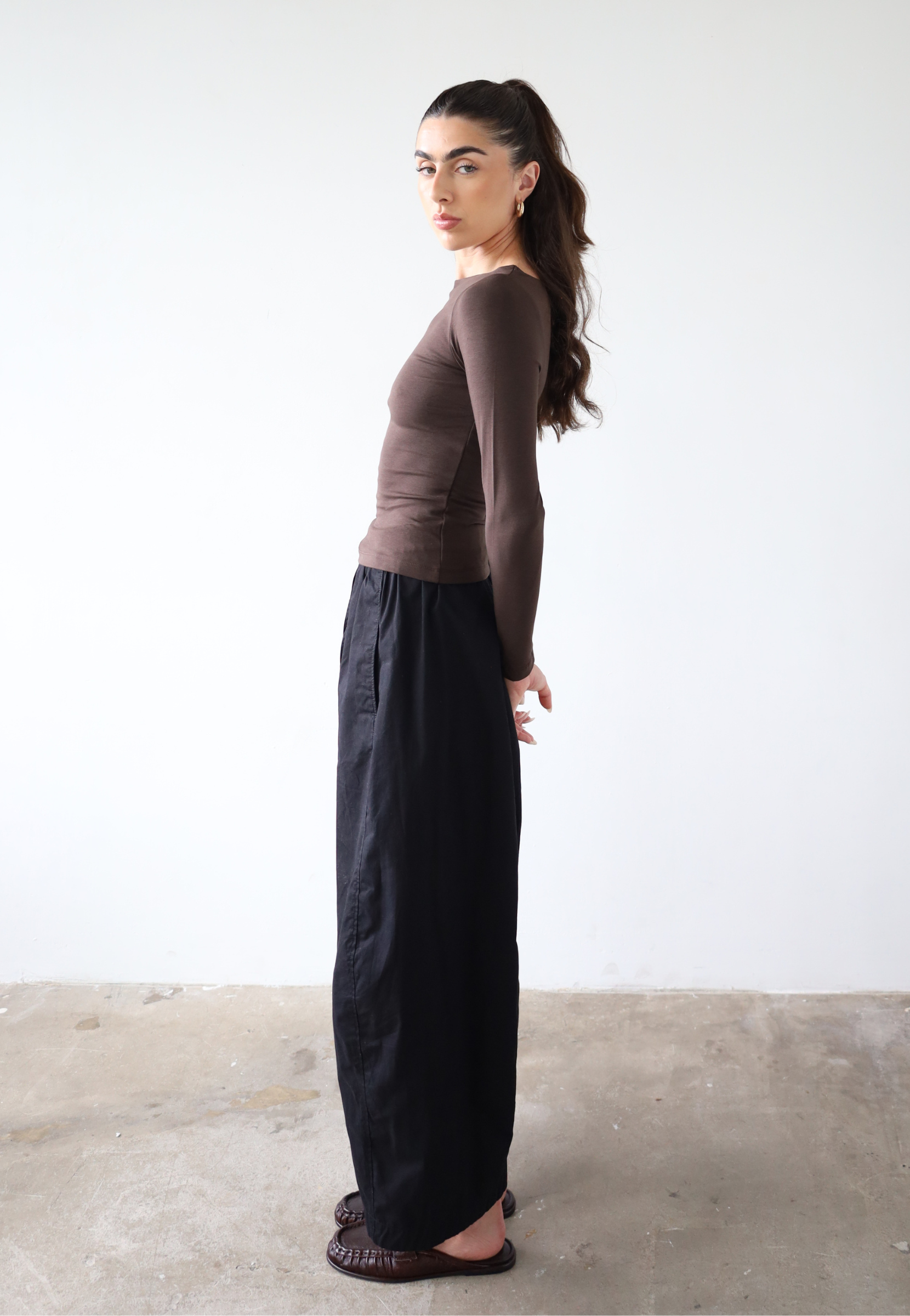 Organic cotton long sleeve boat-neck t-shirt, dark brown, side