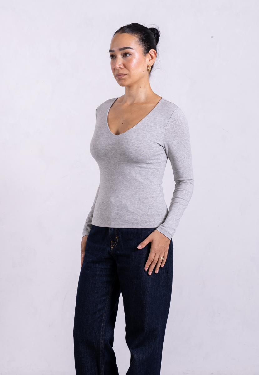 v-neck long sleeve t-shirt