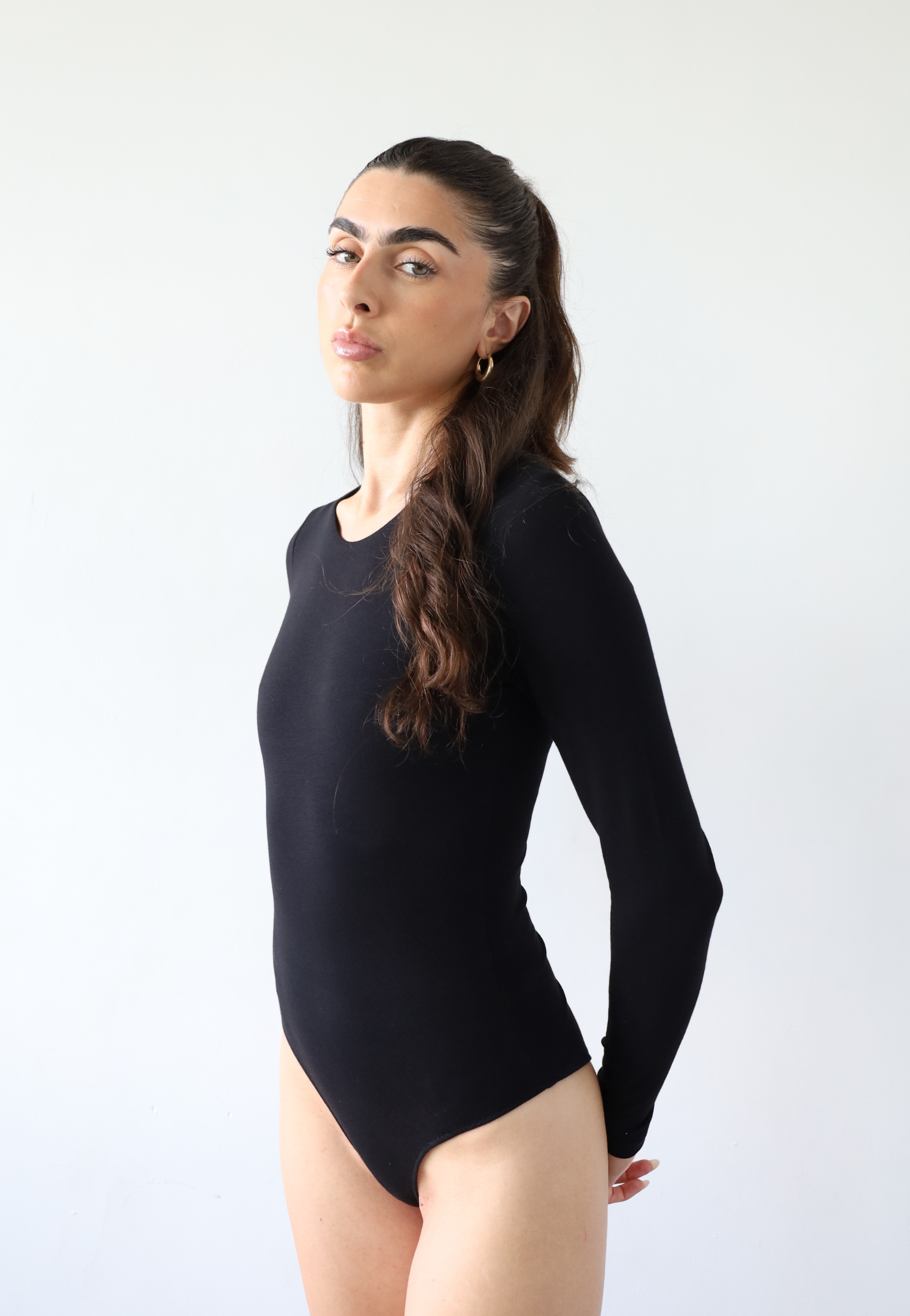 organic cotton long sleeve crew neck bodysuit, black, side