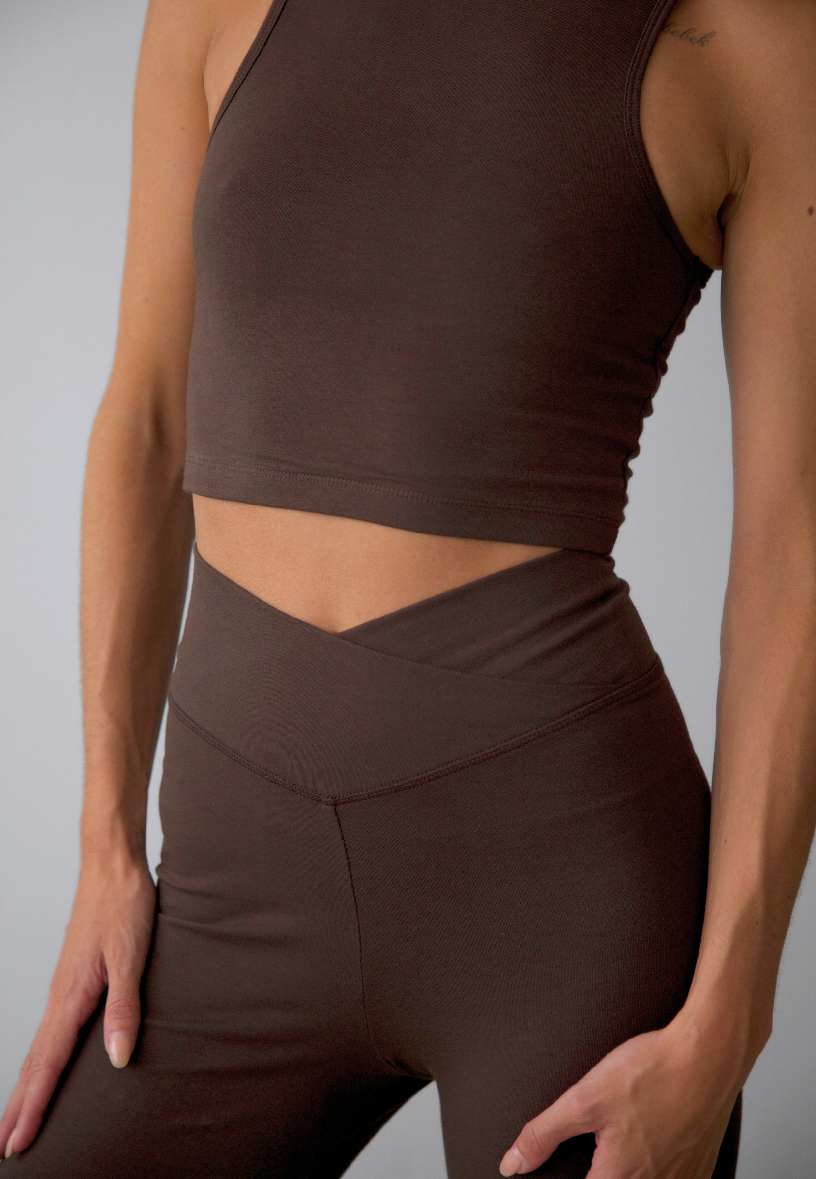 organic cotton wrap leggings, hot fudge, waistband 