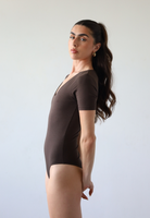 organic cotton v-neck short sleeve bodysuit, brown, side