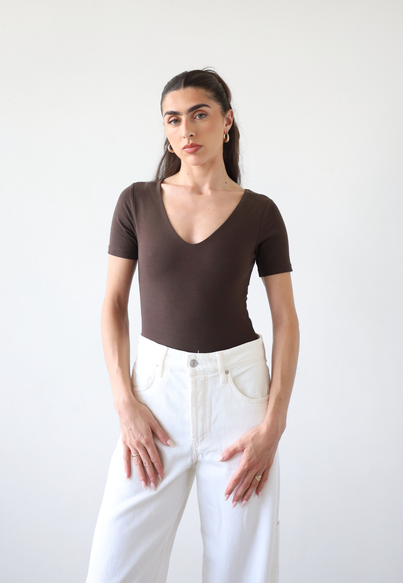 organic cotton v-neck short sleeve bodysuit, brown, front