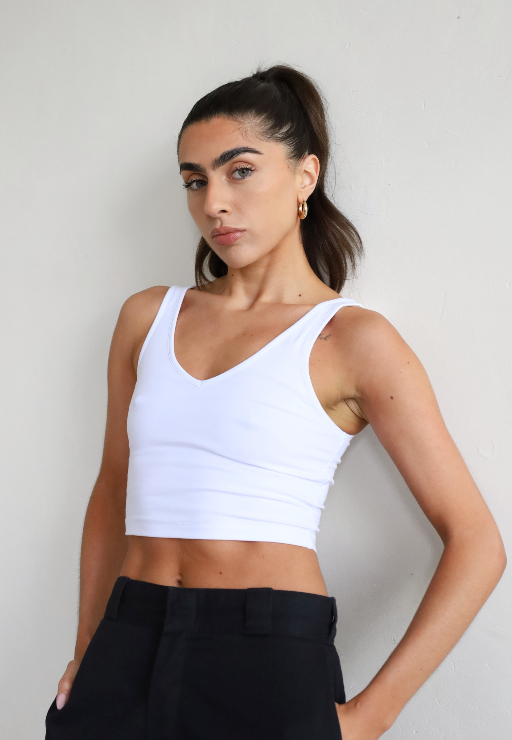 Womens organic cotton v-neck cropped tank top, white